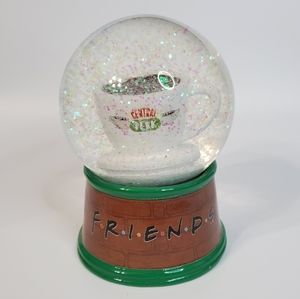 Friends tv show central perk snow globe NEW